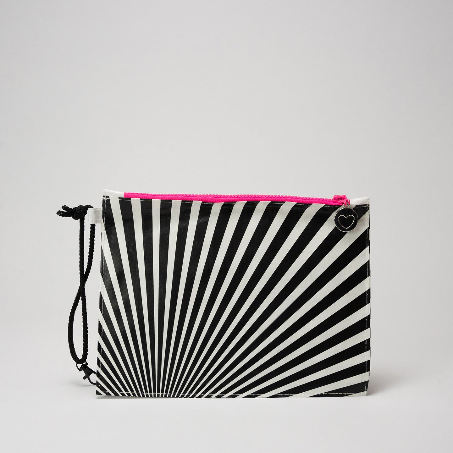 Clutch monochrome